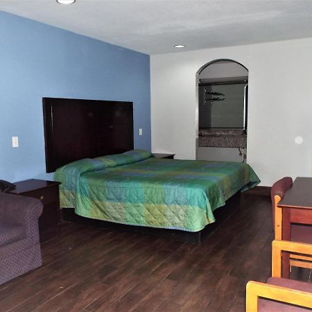 Luxury Inn Channelview Bagian luar foto