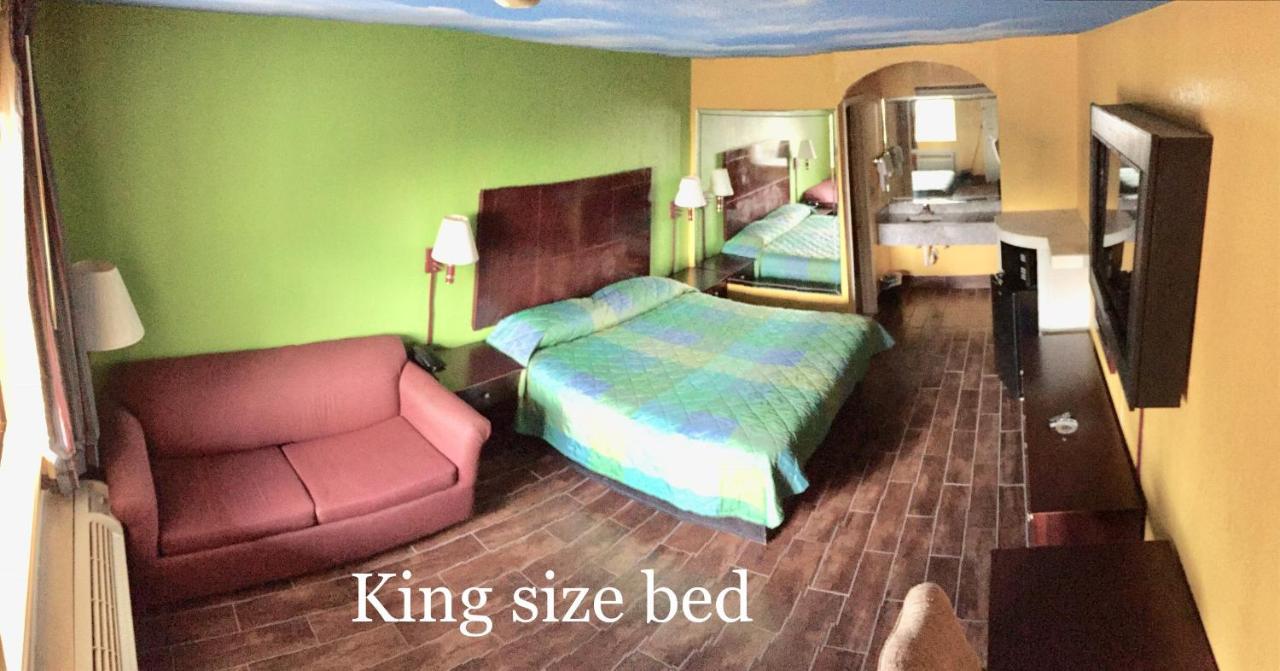 Luxury Inn Channelview Bagian luar foto