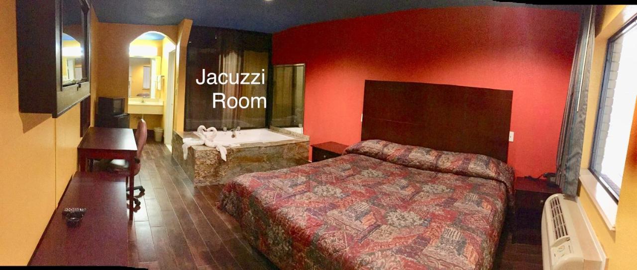 Luxury Inn Channelview Bagian luar foto