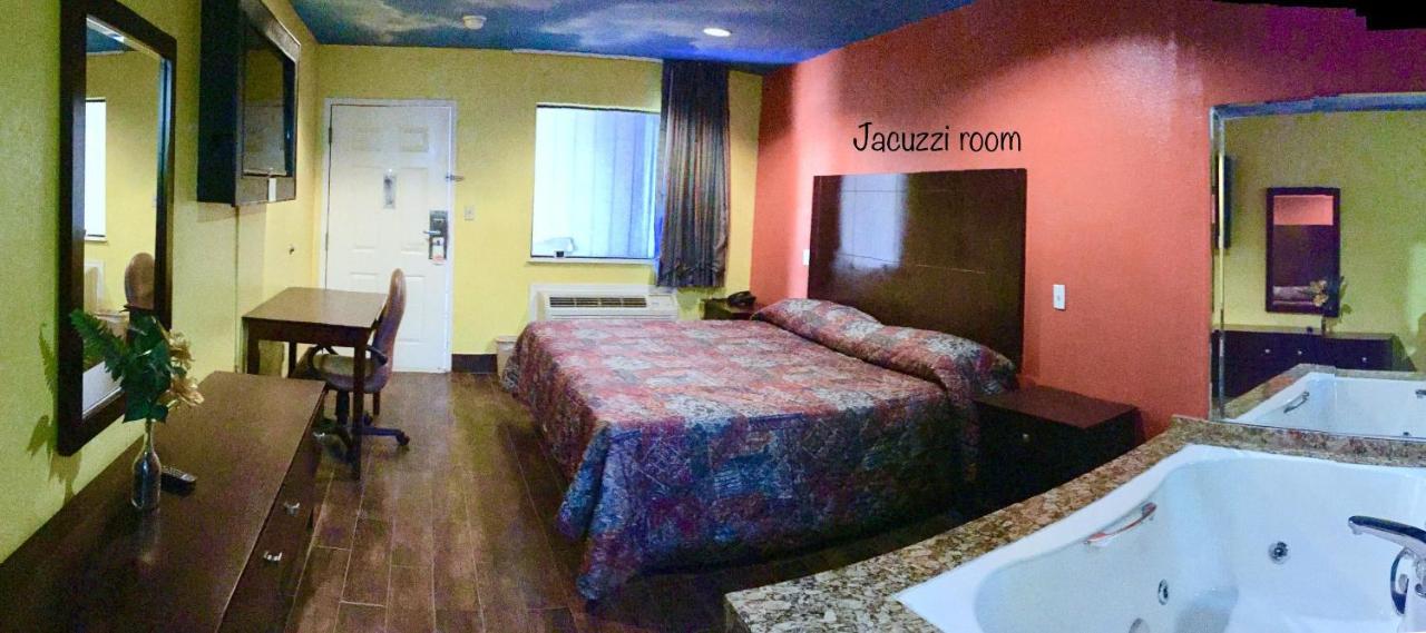 Luxury Inn Channelview Bagian luar foto