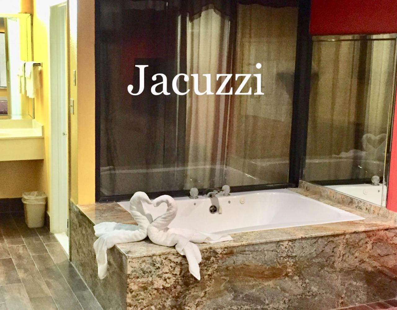 Luxury Inn Channelview Bagian luar foto
