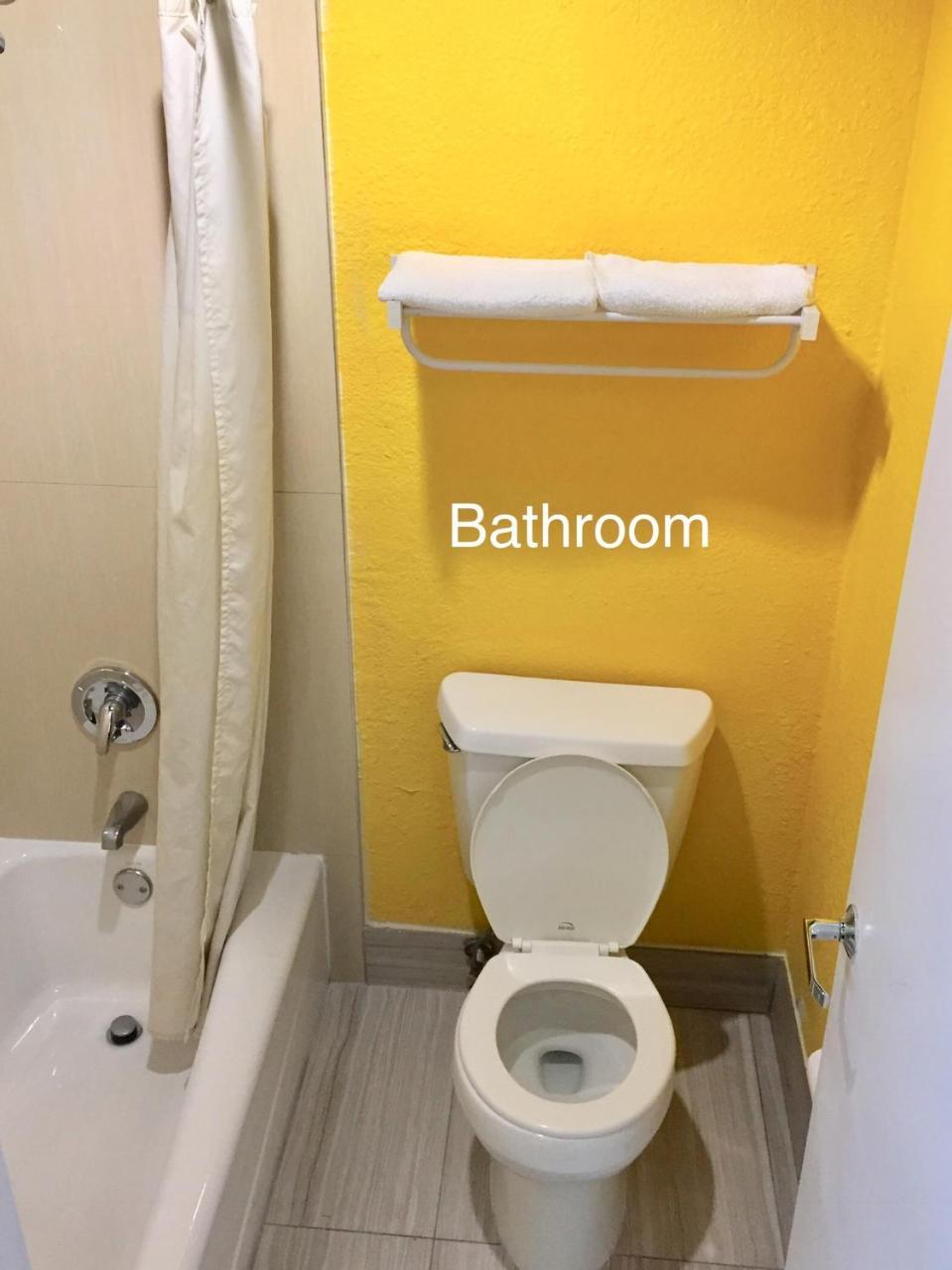 Luxury Inn Channelview Bagian luar foto